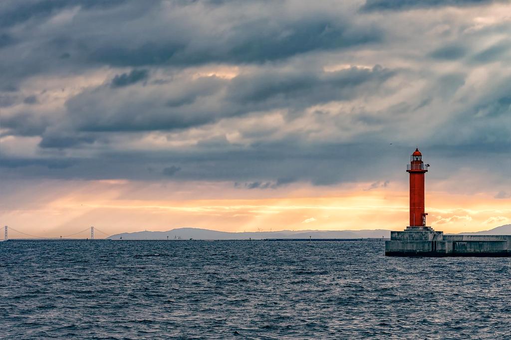 Digital emergency beacon with satellite communication capabilities